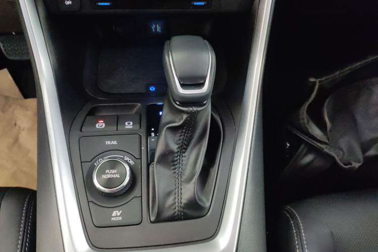 Used Toyota Wildlander 2023 Dual-Motor 2.5L E-CVT Four-Wheel Drive Prestige Edition Gear Lever