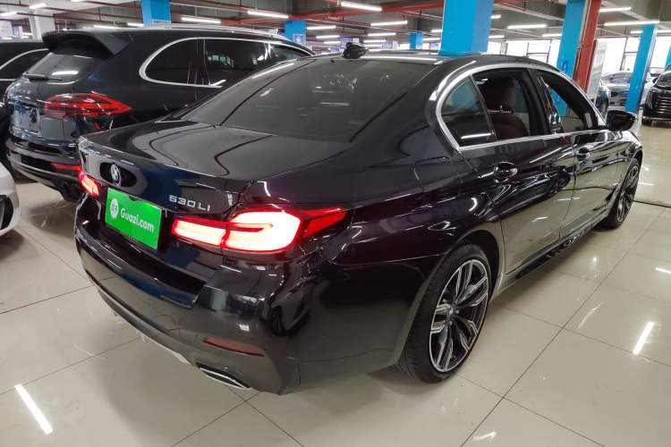 Used BMW 5 Series 2022 Second Facelift 530Li Leading Edition M Sport Package Rear Right 45 Deg