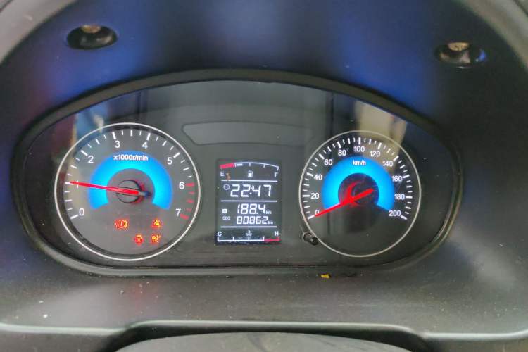 Used Dongfeng Fengon 370 2016 1.5L Manual Standard Edition SFG15-05 7 Seats
