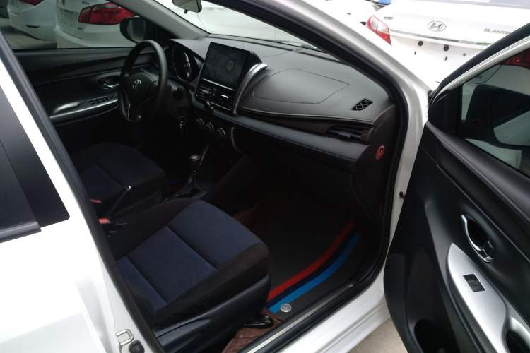 Used Toyota YARiS L Zhi Xuan 2015 1.5E Automatic Charm Edition Right Front Seat