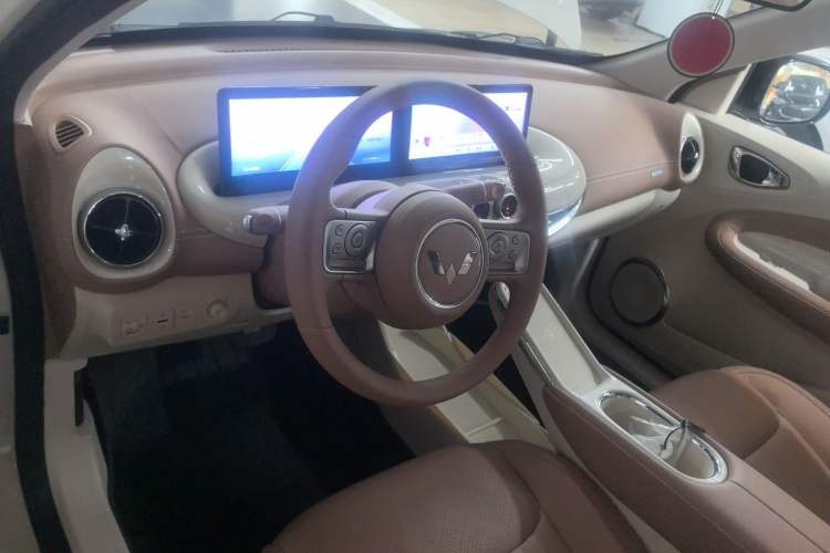 Used Wuling Bingo 2025 333 km Lingxi Deluxe Edition Center Console