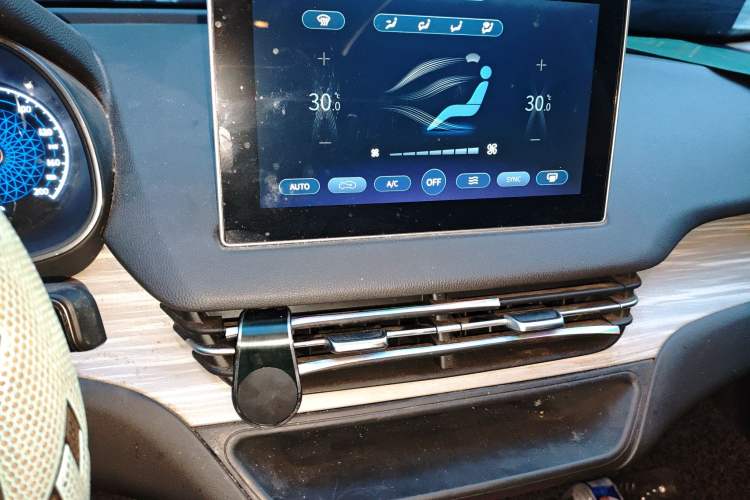 Used Hongqi E-QM5 2023 620km PLUS
