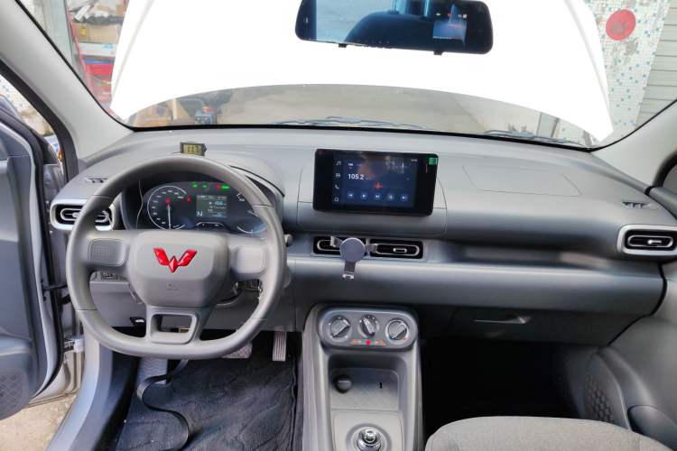 Used Wuling Hongguang New Energy 2024 All-Electric Model 300KM Practical Version