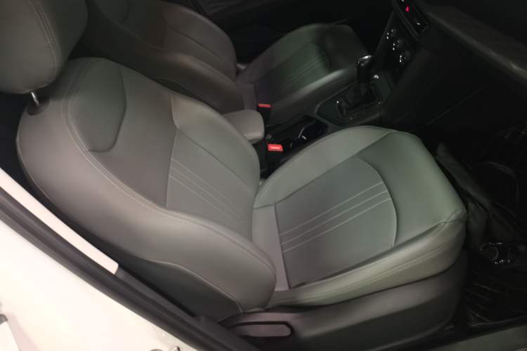 Used Volkswagen Tharu 2022 280TSI Two-Wheel Drive Trend Edition Right Front Seat