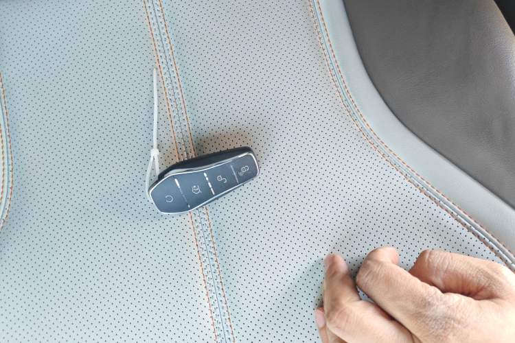 Used BYD Qin PLUS 2024 HONOR Edition DM-i 55KM Leading Model Vehicle Key