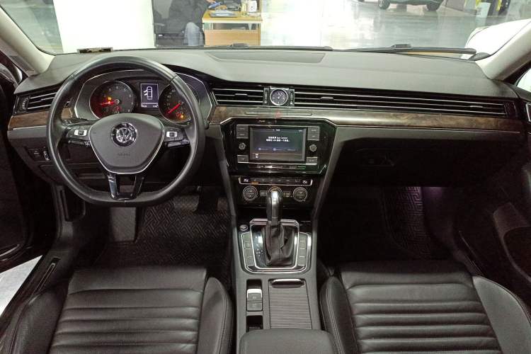 Used Volkswagen Magotan 2018 Facelift 380TSI DSG Luxury Version
