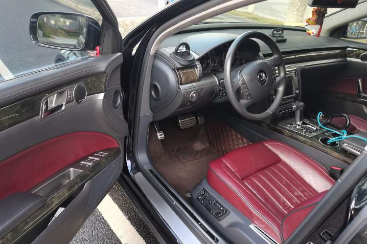 Used Volkswagen Phaeton 2009 4.2L V8 4-Seater Extended Executive Edition Driver Seat