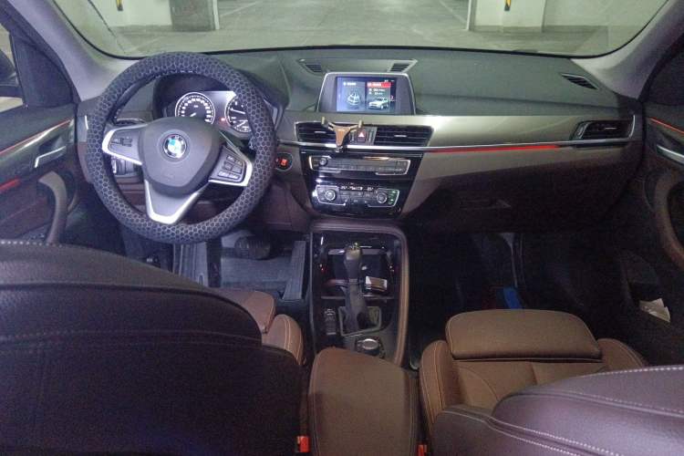 Used BMW X1 2018 sDrive18Li Luxury Model Center Console