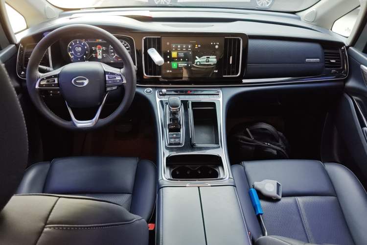 Used GAC Trumpchi M8 2021 Lingxiu Series 390T Deluxe Edition Center Console