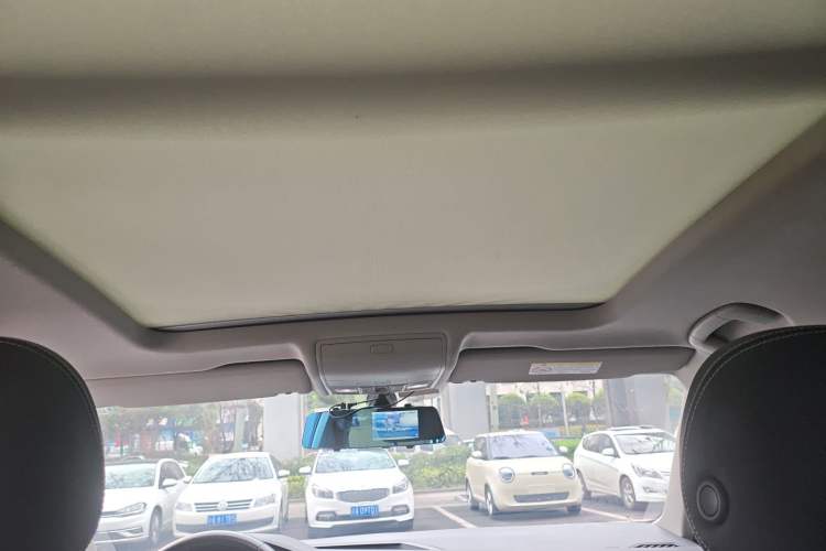 Used Volkswagen Tiguan L 2021 330TSI Automatic Two-Wheel Drive Smart Edition
