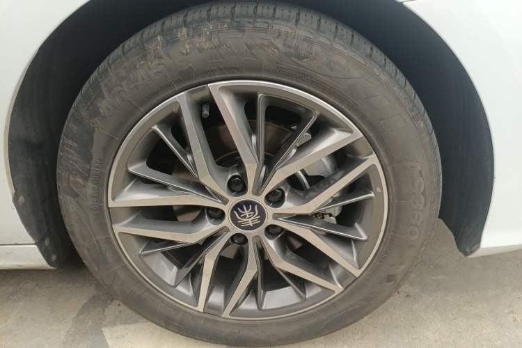 Used BYD Qin PLUS 2021 DM-i 55KM Flagship Model Right Rear Wheel Hub