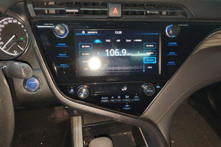 Used Toyota Camry 2019 Dual-Engine 2.5 HG Luxury Edition China VI Standard