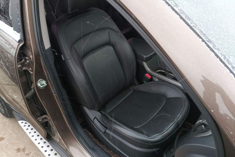 Used Kia Sportage R 2015 2.0L Automatic Two-Wheel Drive DLX Model Right Front Seat