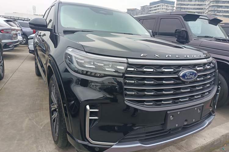 Used Ford Explorer 2024 2.3T EcoBoost Four-Wheel Drive Titanium Edition 6 Seats