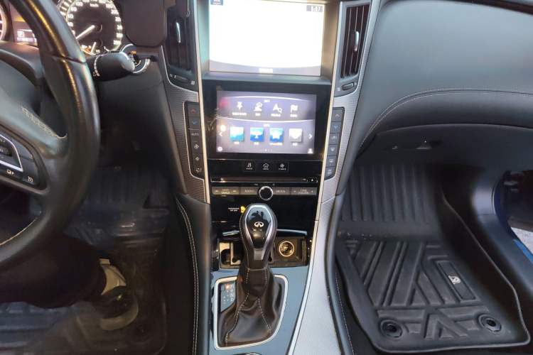 Used Infiniti Q50L 2018 2.0T Enjoyment Version China VI Standard
