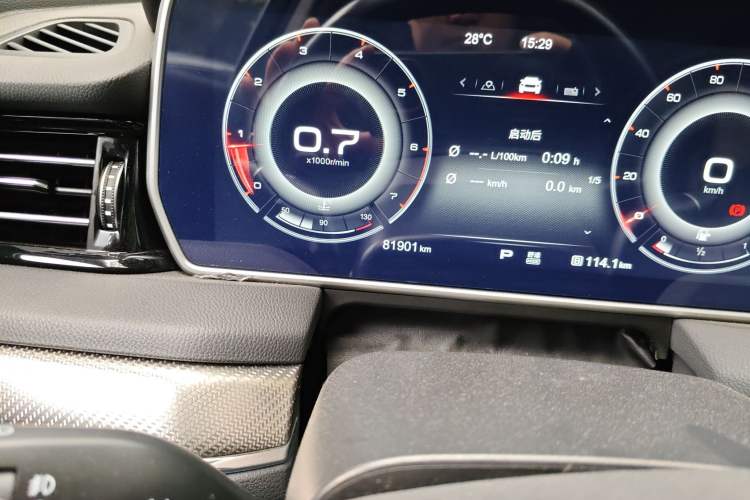Used Hongqi HS5 2019 2.0T Smart Connect Flagship Edition Odometer Close Up