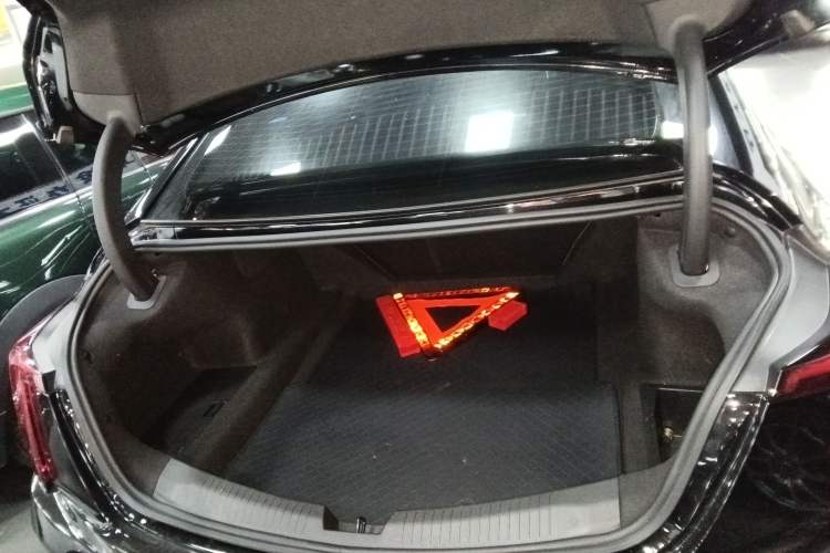 Used Cadillac CT5 2023 28T Luxury Edition (Standard Version) Trunk