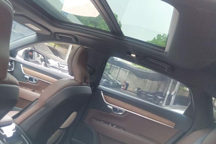 Used Volvo S90 New Energy 2022 T8 eDrive Hybrid Luxury Edition Headliner