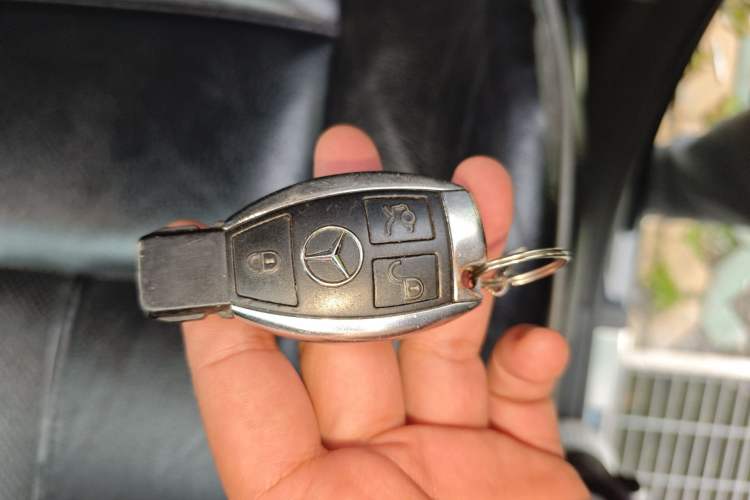 Used Mercedes-Benz R-Class 2017 R 320 4MATIC Business Edition Prestige Model Vehicle Key