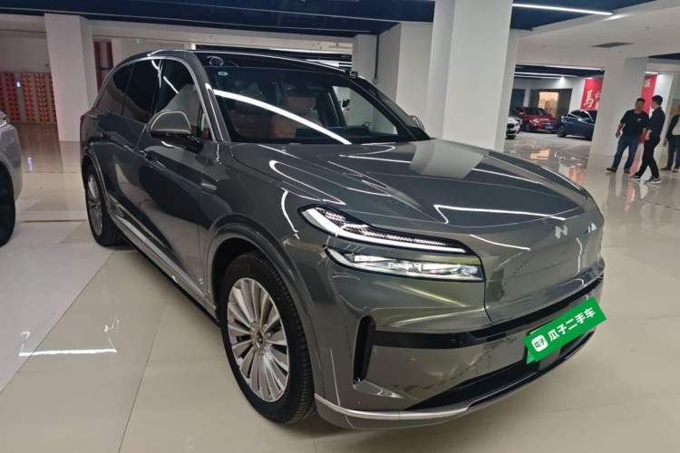 Used ONVO Luxeed L90 2025 Model—Max Six-Seater Version Front Right 45 Deg