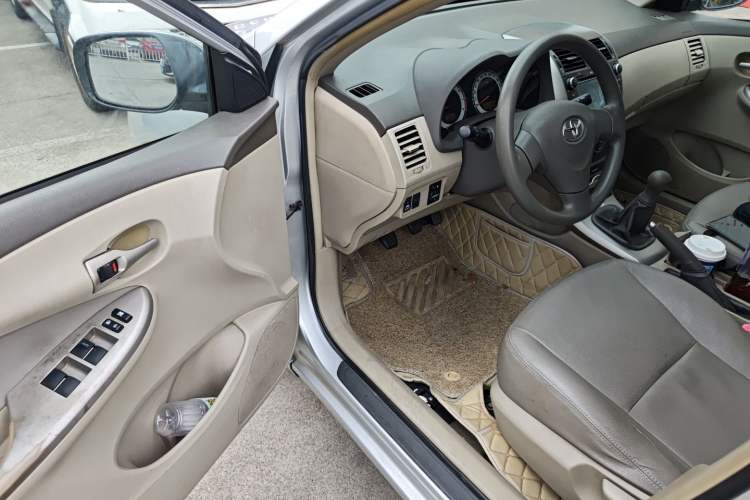 Used Toyota Corolla 2009 1.6L Manual GL Sunroof Special Edition Driver Seat