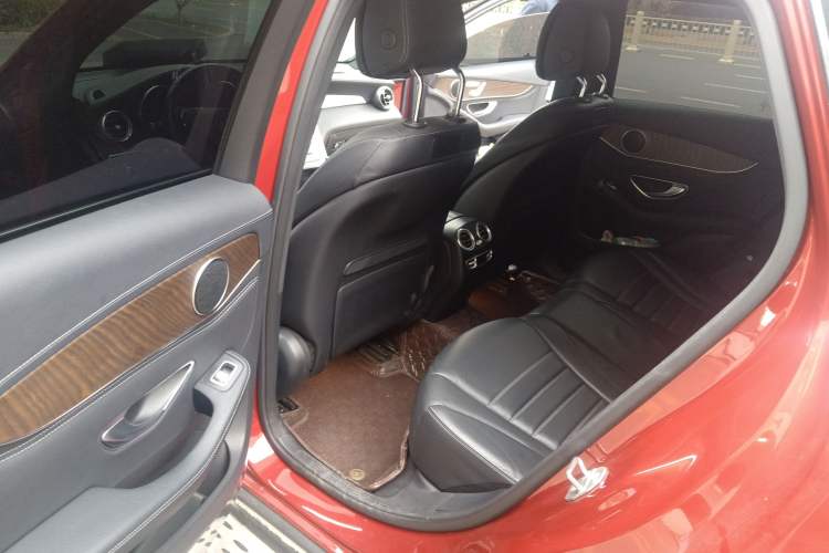 Used Mercedes-Benz GLC 2016 GLC 300 4MATIC Luxury Model
