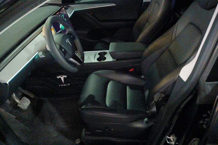 Used Tesla Model Y 2024 Rear-Wheel-Drive Version
