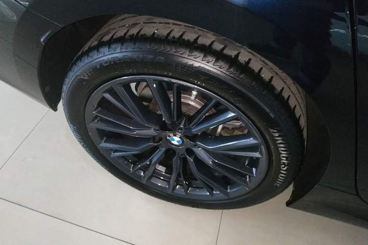 Used BMW 3 Series 2024 325Li M Sport Night Edition Package Right Rear Wheel Hub