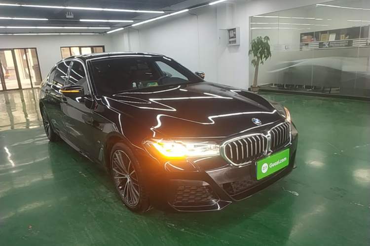 Used BMW 5 Series 2022 Restyled 530Li Leading Edition M Sport Package Front Right 45 Deg