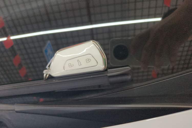 Used Volkswagen Golf 2024 280TSI DSG Pro 50th Anniversary Edition Vehicle Key