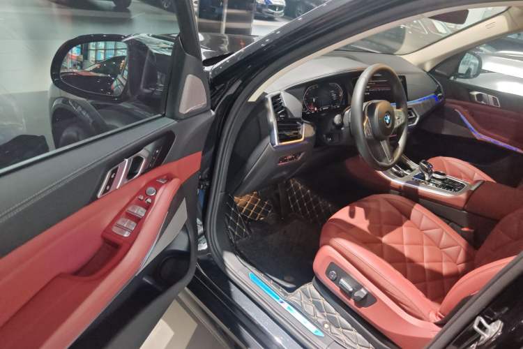 Used BMW X5 2022 xDrive 30Li Luxury M Sport Package