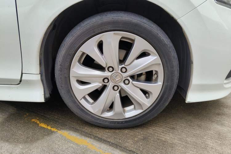 Used Honda Jade 2017 1.8L automatic Comfort version 5 seats
