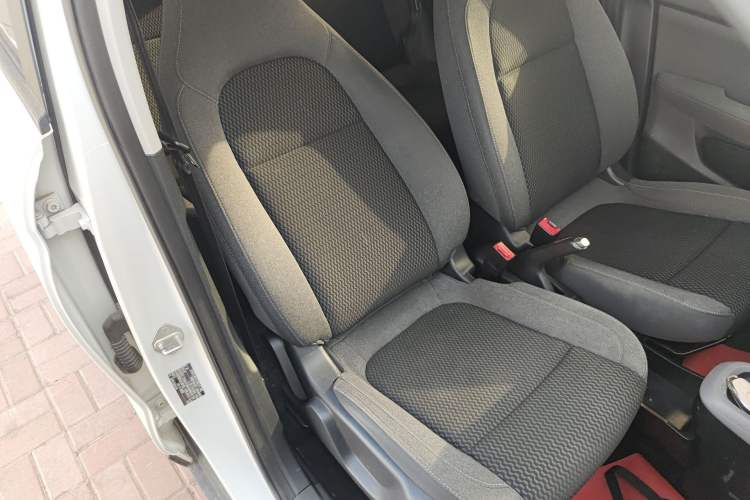 Used Leapmotor T03 2021 400 Lite Edition - Lithium-Ion Battery Right Front Seat