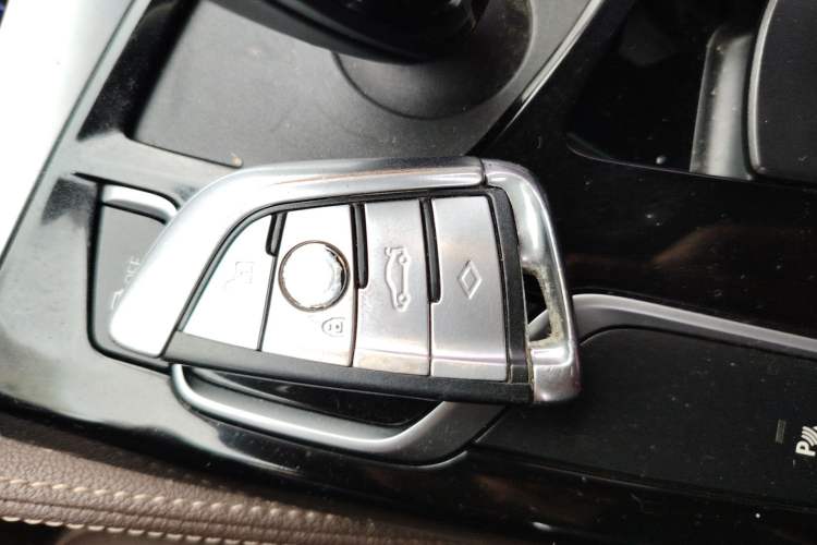 Used BMW 5 Series 2019 525Li Luxury Package