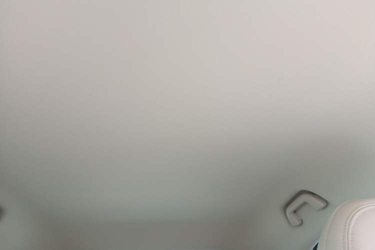 Used ORA Good Cat 2023 401 km Standard Range Luxury Version Lithium Iron Phosphate Headliner