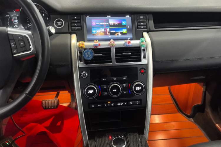 Used Land Rover Discovery Sport 2019 240 PS SE Version China VI Standard
