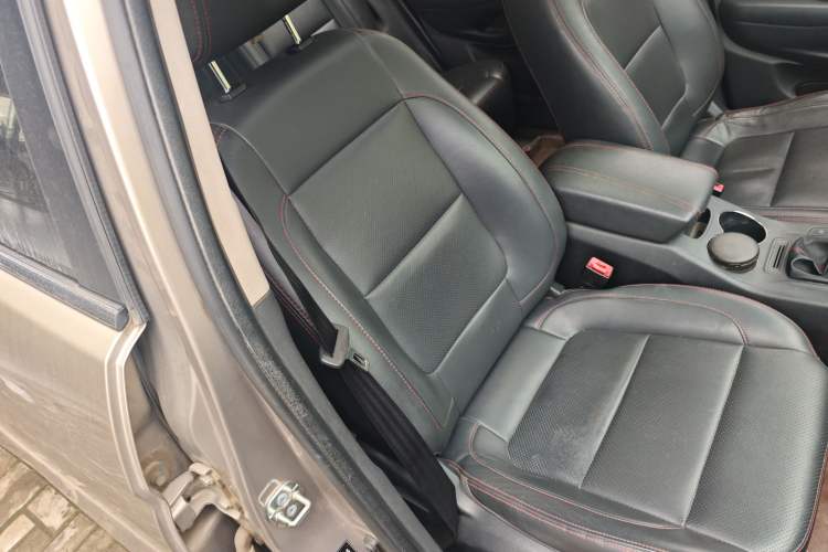 Used CHANGAN CS75 2014 2.0L Manual Luxury Version China V Standard Right Front Seat