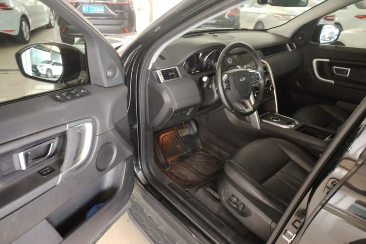 Used Land Rover Discovery Sport 2018 240 PS SE Version