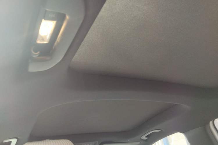 Used Mercedes-Benz GLB 2022 Refresh GLB 200 Dynamic Edition Headliner