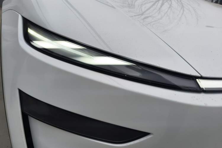 Used Tesla Model Y 2025 Rear-Wheel-Drive Version