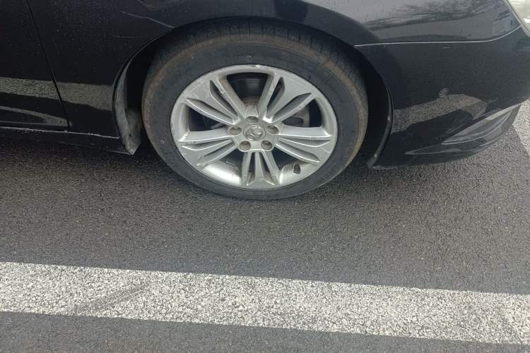 Used BAIC Senova D70 2013 2.0T Comfort Edition Right Front Wheel Hub