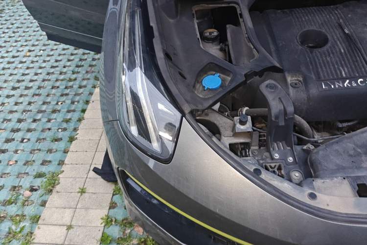 Used Lynk & Co 05 2020 2.0TD Two-Wheel Drive Shine Halo Right Front Headlight