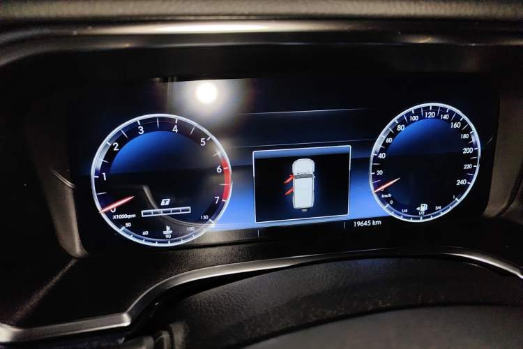 Used BAIC Off-Road BJ40 2020 2.0T Automatic Four-Wheel Drive Urban Hunter Edition Chivalrous Type Instrument Cluster