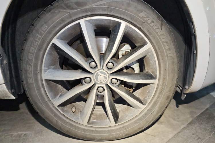 Used Skoda Octavia 2016 1.6L Automatic Smart Drive Edition
