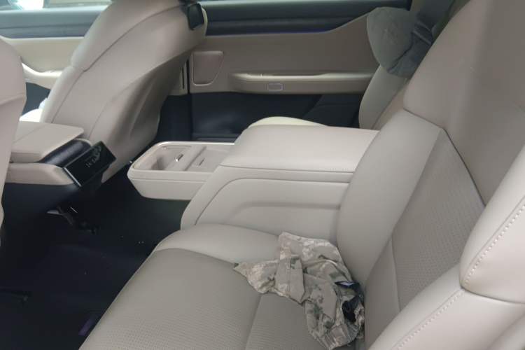 Used Nio ES8 2023 75 kWh Executive Edition
