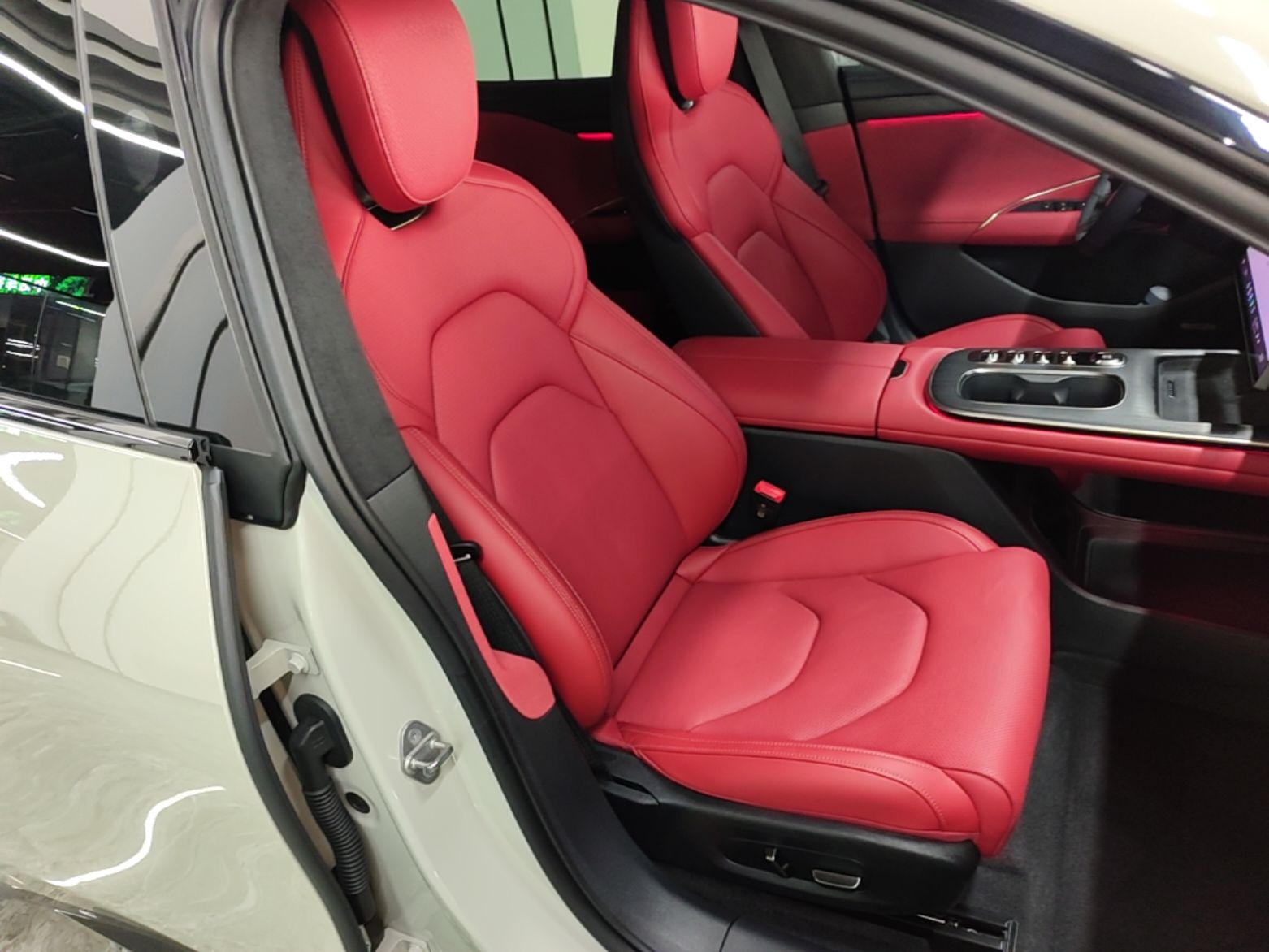 Xiaomi Auto SU7 2024 Four-Wheel Drive Ultra-Long Range Advanced Intelligent Driving Max Edition — снимка 19
