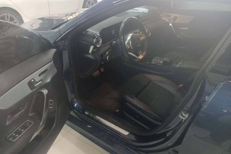 Used Mercedes-Benz CLA 2021 CLA 200 4MATIC
