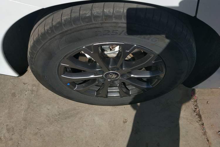 Used BYD Qin L 2024 DM-i 80KM Leading Model Right Rear Wheel Hub