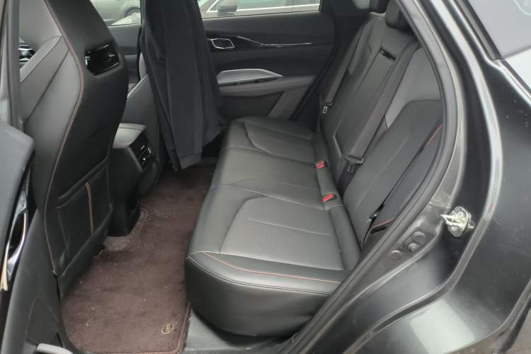 Used Oshan Z6 New Energy 2023 ZhiDian iDD 150KM Flagship PLUS Smart Parking Edition