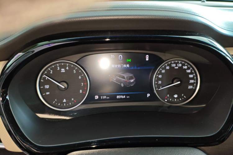 Used Buick GL8 2023 Facelifted Land Cruiser Executive Luxury Version